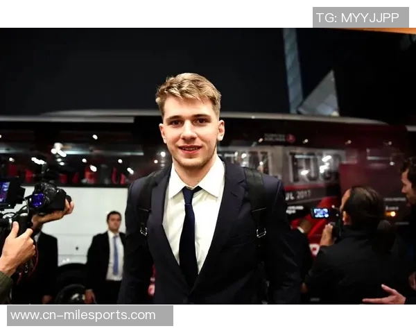 东契奇26岁已成联盟唯一现役30岁前五次入选最佳阵容一阵球员 东契奇26岁已成联盟唯一现役30岁前五次入选最佳阵容一阵球员