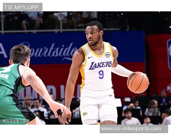 杰伦布朗状态火热五场比赛四次得分30本赛季场均281分展现超强实力 杰伦布朗状态火热五场比赛四次得分30本赛季场均281分展现超强实力