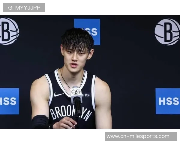 曾凡博回防失位被狄龙三分命中比赛局势瞬息万变 曾凡博回防失位被狄龙三分命中比赛局势瞬息万变