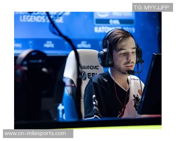 瓦塞尔上半场表现惊艳5投全中三分球2中2轻松拿下14分 瓦塞尔上半场表现惊艳5投全中三分球2中2轻松拿下14分