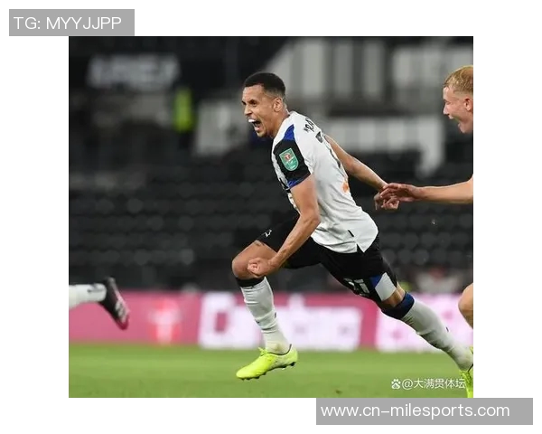 诺伊尔深度剖析失误原因:视野受限与距离不佳但最终责任在我 诺伊尔深度剖析失误原因:视野受限与距离不佳但最终责任在我