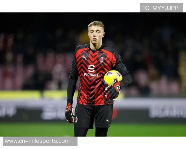 米兰小将杜图加盟布加勒斯特迪纳摩米兰可获50二转分成